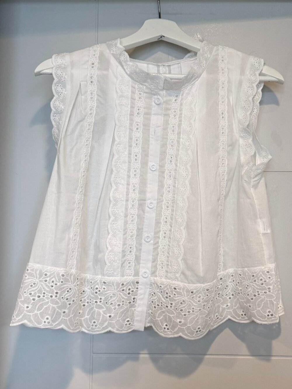 White Embroidered Lace Button Up Tank Top size M - Picture 1 of 7